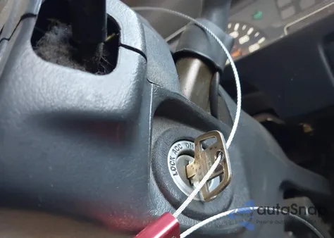 1992 Dodge Ram 50 z USA, uszkodzony, nr VIN JB7FL24W5NP015975